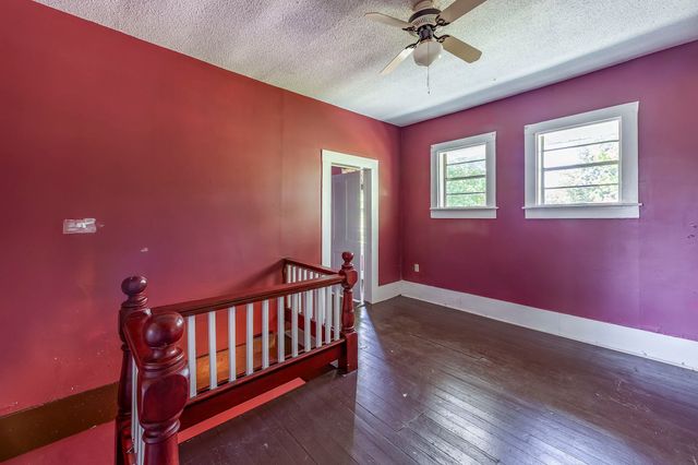 249 S Main St, Lexington, TN 38351