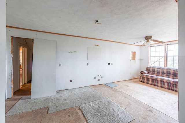 249 S Main St, Lexington, TN 38351