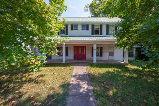 249 S Main St, Lexington, TN 38351