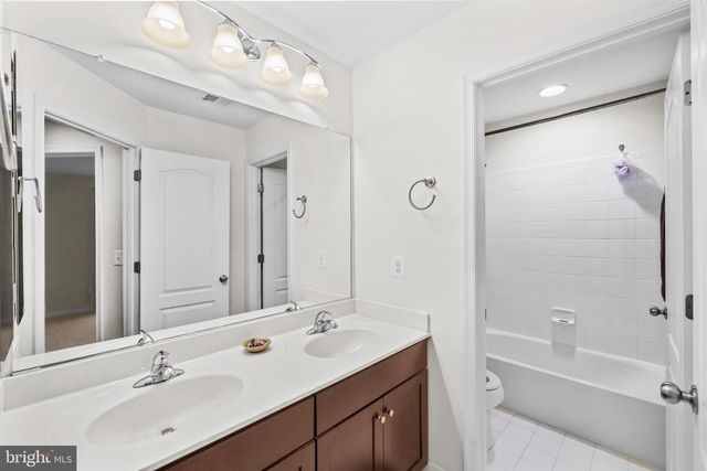 42462 GREAT HERON SQ, Brambleton, VA 20148