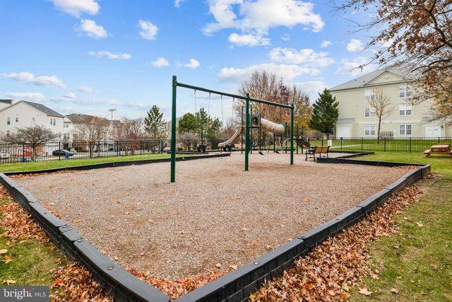 42462 GREAT HERON SQ, Brambleton, VA 20148