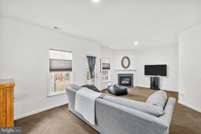 42462 GREAT HERON SQ, Brambleton, VA 20148