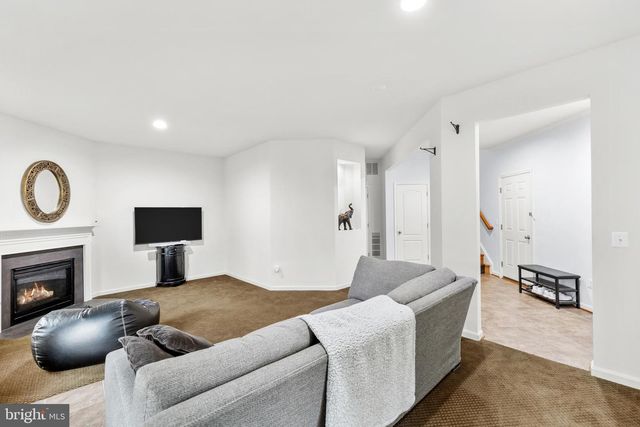 42462 GREAT HERON SQ, Brambleton, VA 20148