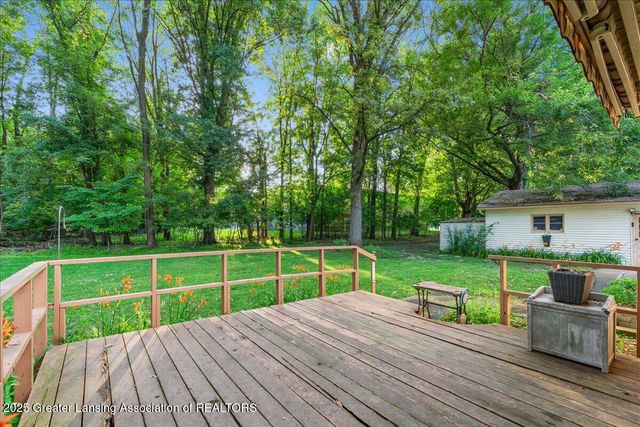 4916 Tressa Drive, Lansing, MI 48910