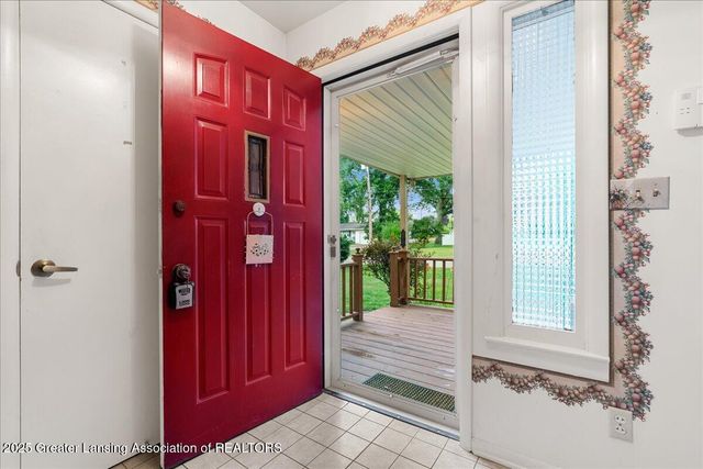 4916 Tressa Drive, Lansing, MI 48910