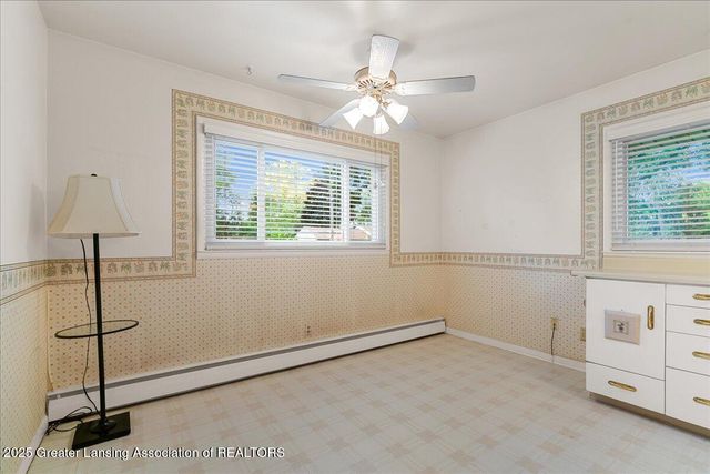 4916 Tressa Drive, Lansing, MI 48910