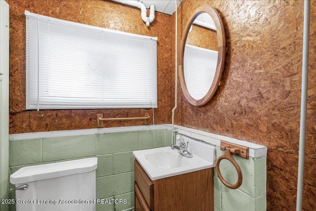 4916 Tressa Drive, Lansing, MI 48910