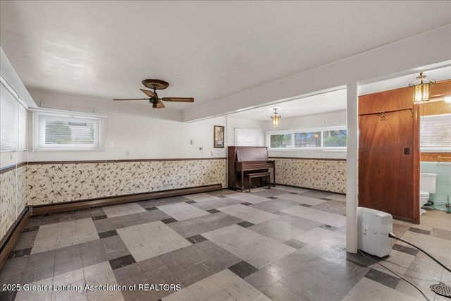 4916 Tressa Drive, Lansing, MI 48910