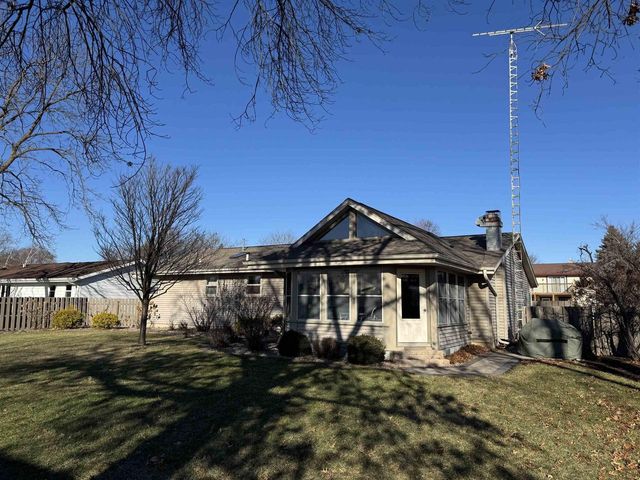 3730 Park View Drive, Janesville, WI 53546