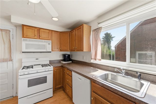 1733 Harcor Dr, Brookline, PA 15226