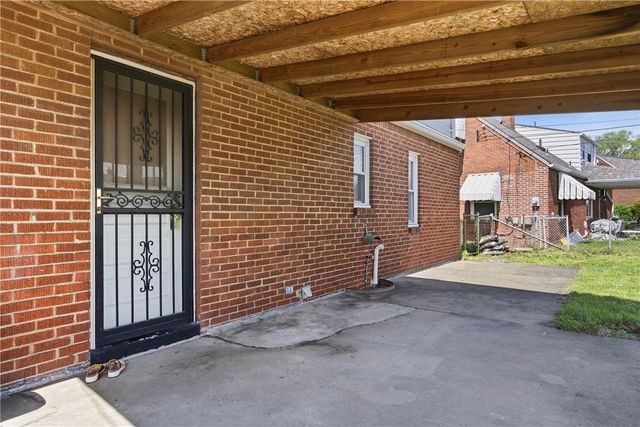 1733 Harcor Dr, Brookline, PA 15226