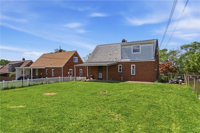 1733 Harcor Dr, Brookline, PA 15226