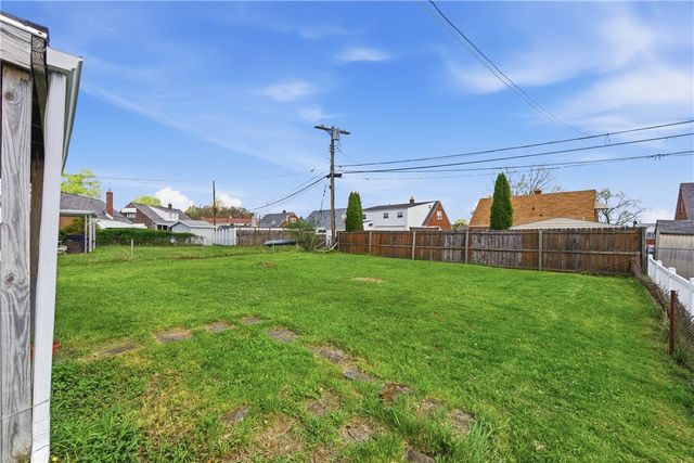 1733 Harcor Dr, Brookline, PA 15226