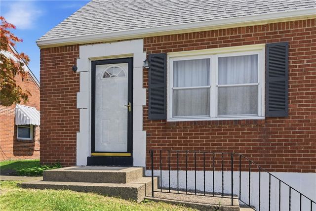 1733 Harcor Dr, Brookline, PA 15226