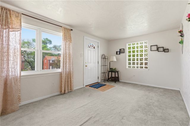 1733 Harcor Dr, Brookline, PA 15226