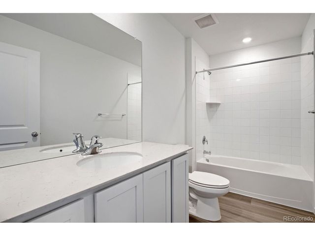 385 Wildflower Ct, Bennett, CO 80102