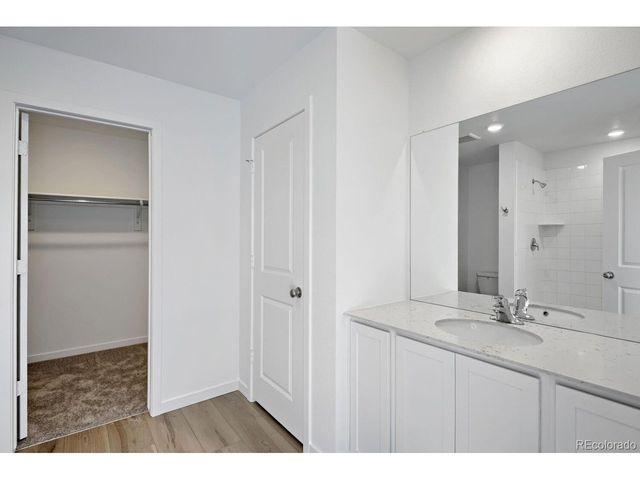 385 Wildflower Ct, Bennett, CO 80102