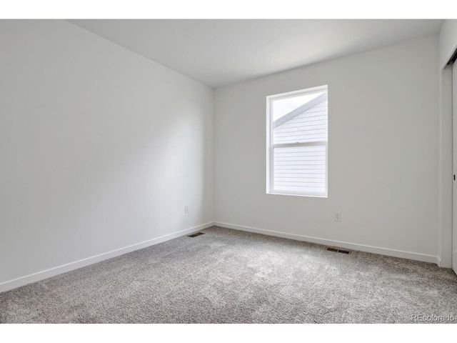 385 Wildflower Ct, Bennett, CO 80102