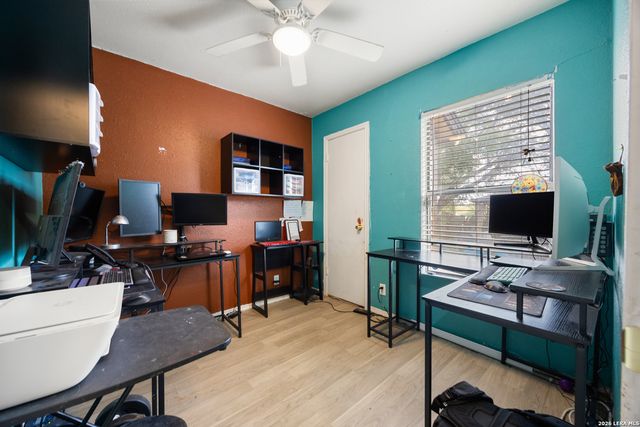 5708 GLACIER SUN DR, San Antonio, TX 78244