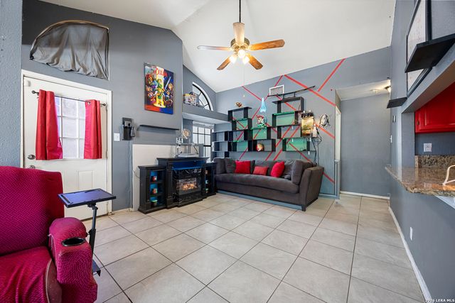 5708 GLACIER SUN DR, San Antonio, TX 78244