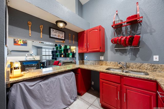 5708 GLACIER SUN DR, San Antonio, TX 78244