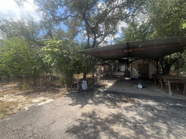 542 Flintstone DR, Canyon Lake, TX 78133