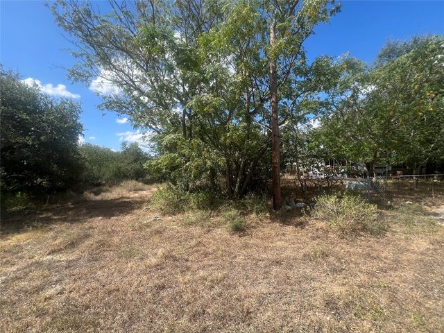 542 Flintstone DR, Canyon Lake, TX 78133