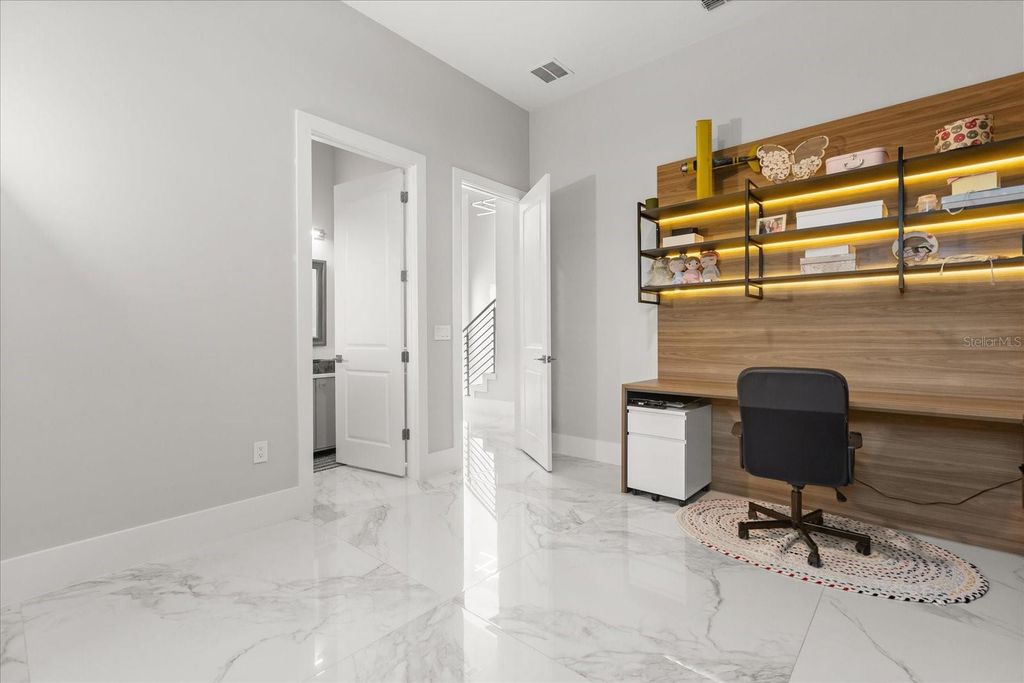 Image 25 of property listing at 1521 CHESTNUT AVENUE, Winter Park, FL 32789