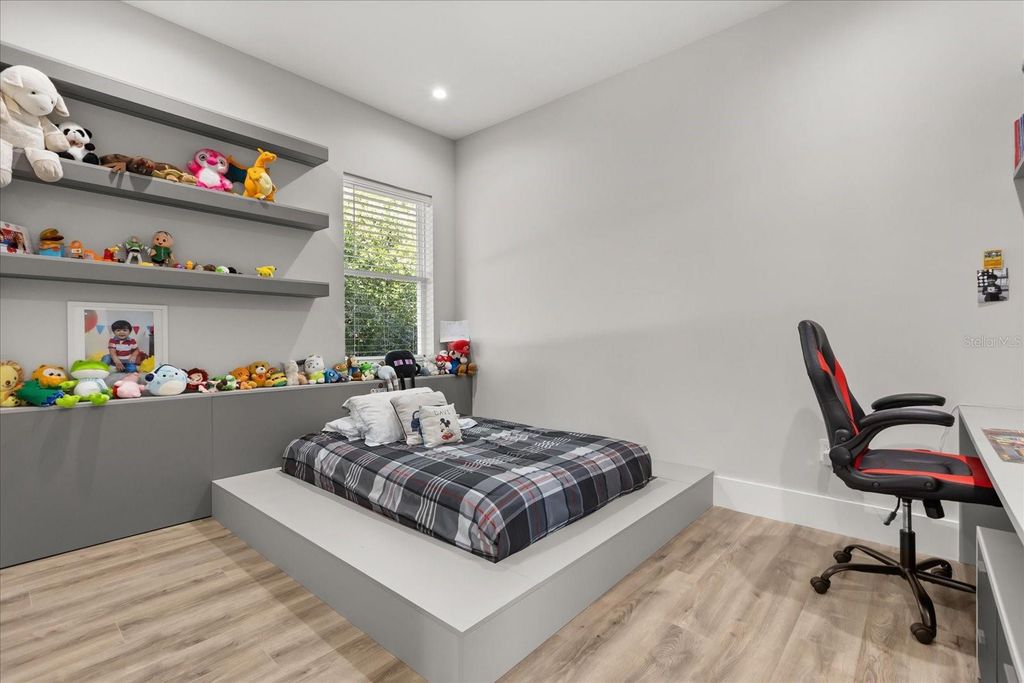 Image 34 of property listing at 1521 CHESTNUT AVENUE, Winter Park, FL 32789