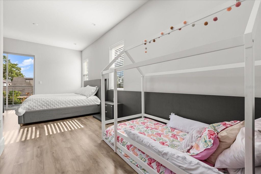 Image 40 of property listing at 1521 CHESTNUT AVENUE, Winter Park, FL 32789