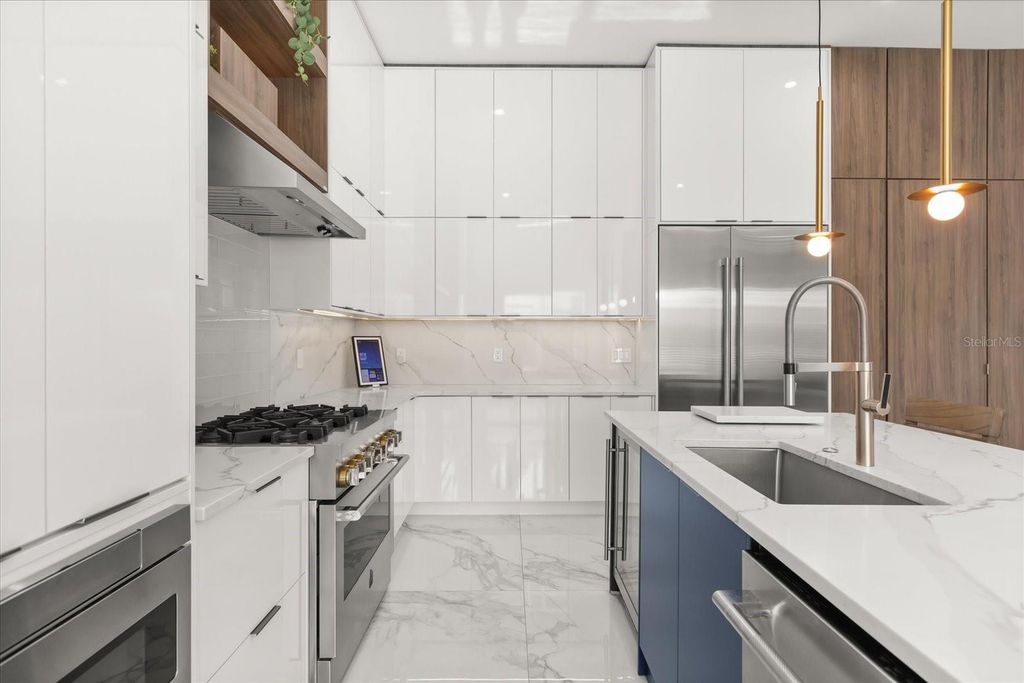 Image 10 of property listing at 1521 CHESTNUT AVENUE, Winter Park, FL 32789