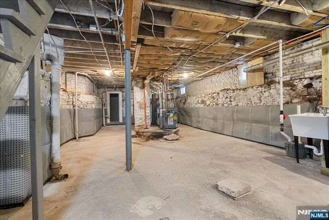 76 Mount Prospect Avenue, Newark, NJ 07104