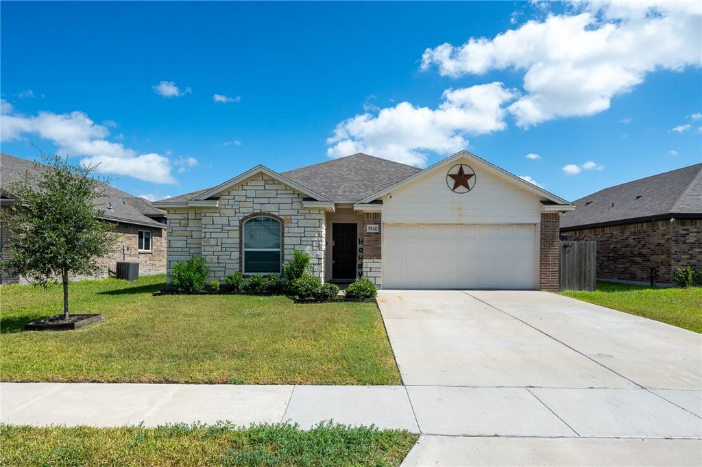 9542 English Oak Dr, Corpus Christi, TX 78410