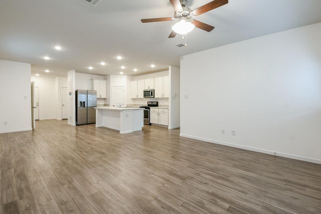 16612 Aroura St, Porter Heights, TX 77365