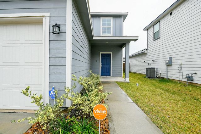 16612 Aroura St, Porter Heights, TX 77365