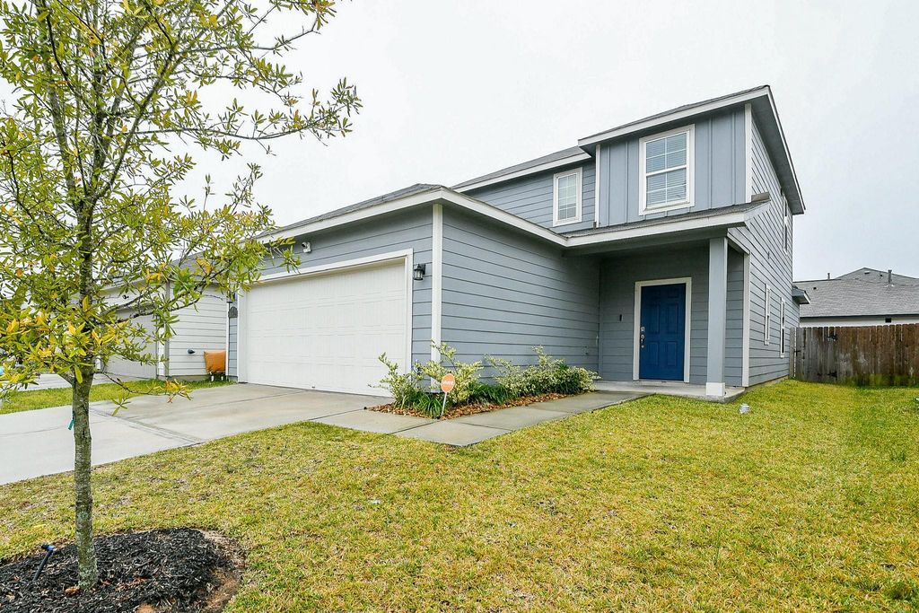 16612 Aroura St, Porter Heights, TX 77365