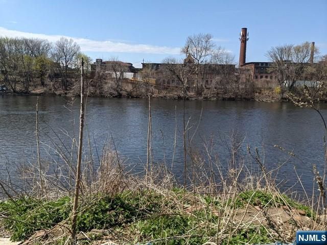 401 River Drive, Garfield, NJ 07026