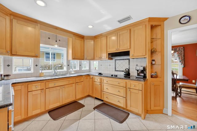 4 Harrison Drive, Cromwell, CT 06416