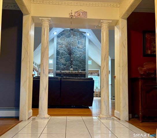 4 Harrison Drive, Cromwell, CT 06416