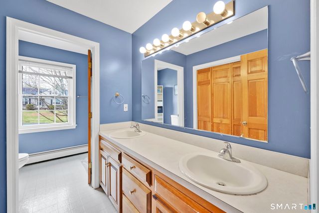 4 Harrison Drive, Cromwell, CT 06416