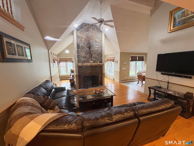 4 Harrison Drive, Cromwell, CT 06416