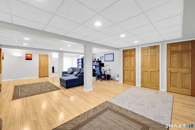 4 Harrison Drive, Cromwell, CT 06416