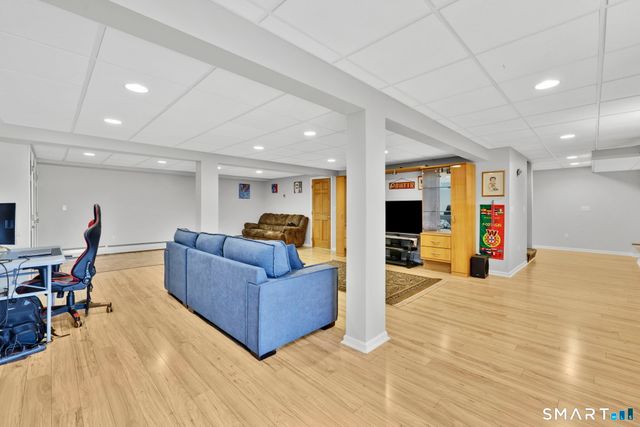 4 Harrison Drive, Cromwell, CT 06416