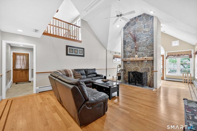 4 Harrison Drive, Cromwell, CT 06416