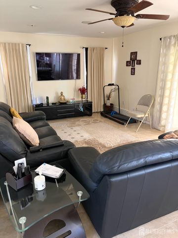 29 Major Drive, Sayreville, NJ 08872