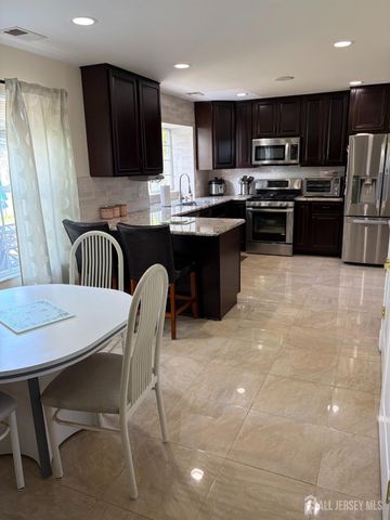 29 Major Drive, Sayreville, NJ 08872