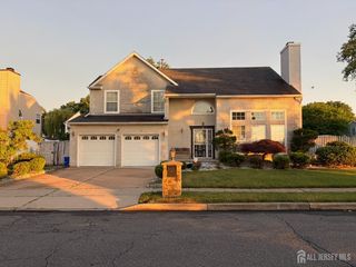 29 Major Drive, Sayreville, NJ 08872