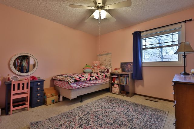 912 Park Lane, Pella, IA 50219