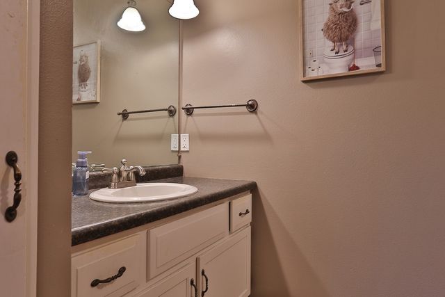 912 Park Lane, Pella, IA 50219