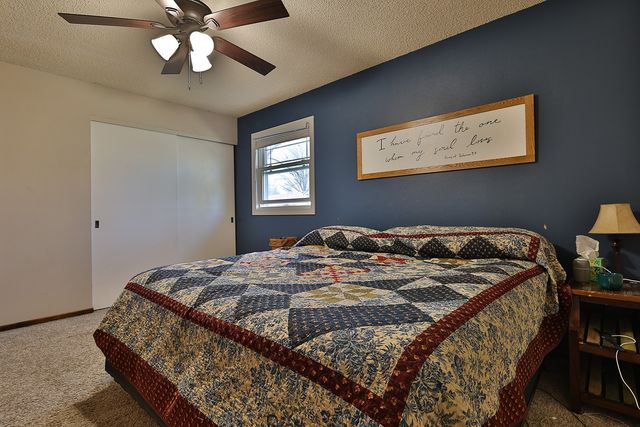 912 Park Lane, Pella, IA 50219